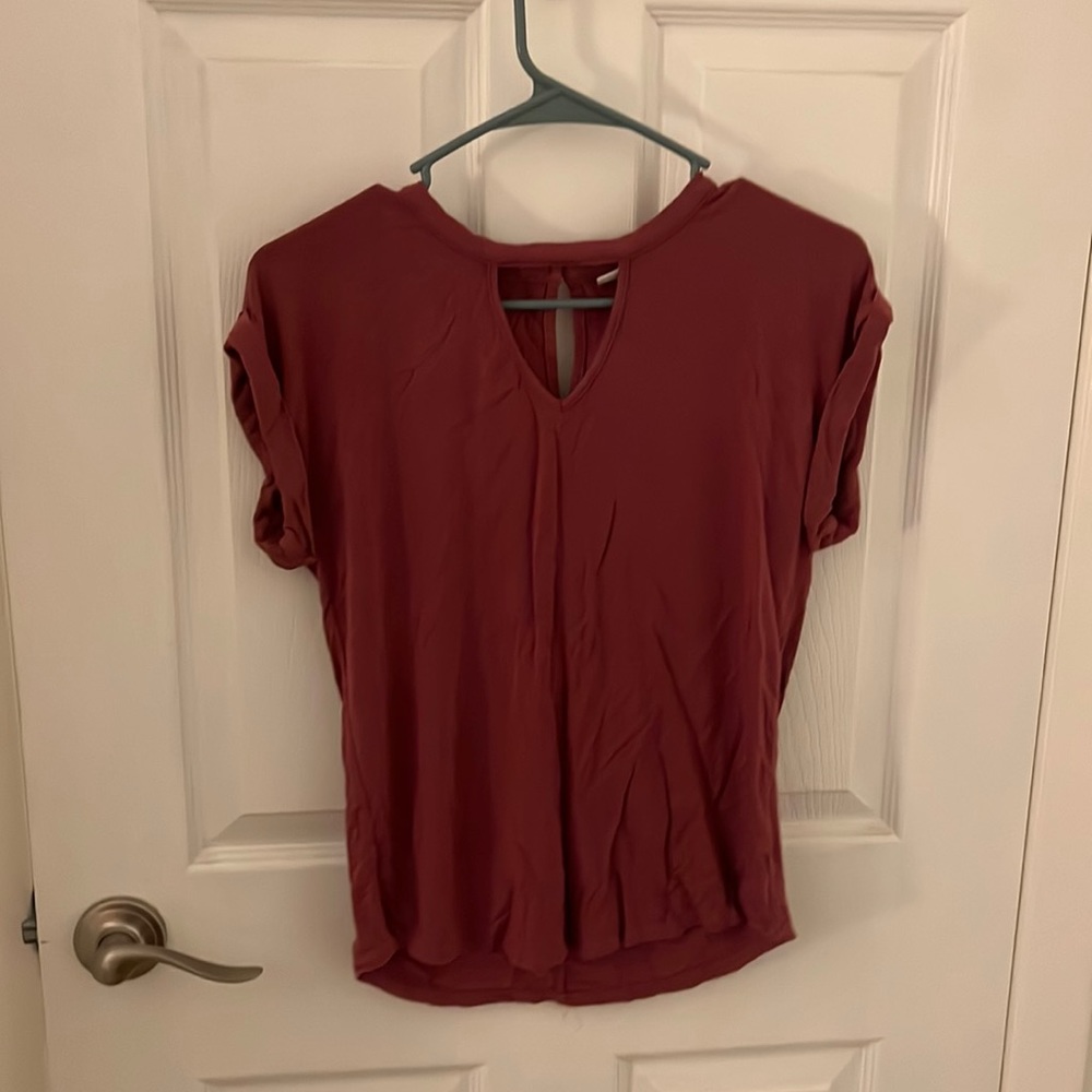 burgundy tee